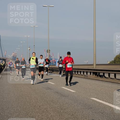 03.10.2025 - Köhlbrandbrückenlauf Fabian Wolf http://msf.ph/oto/9033058 03.10.2025 09:47:09 Position 3 3790 meine-sportfotos.de