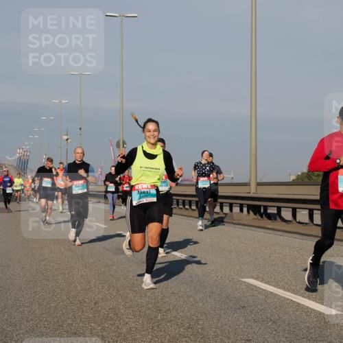 03.10.2025 - Köhlbrandbrückenlauf Fabian Wolf http://msf.ph/oto/9033115 03.10.2025 09:47:12 Position 3 3454, 3224 meine-sportfotos.de