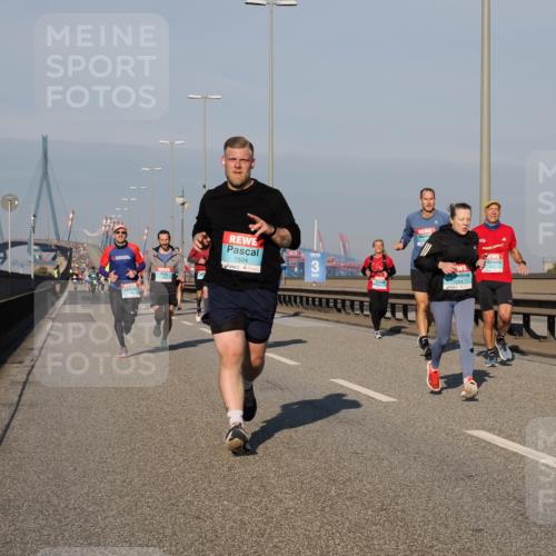 03.10.2025 - Köhlbrandbrückenlauf Fabian Wolf http://msf.ph/oto/9033211 03.10.2025 09:47:17 Position 3 1504, 1284, 1130 meine-sportfotos.de