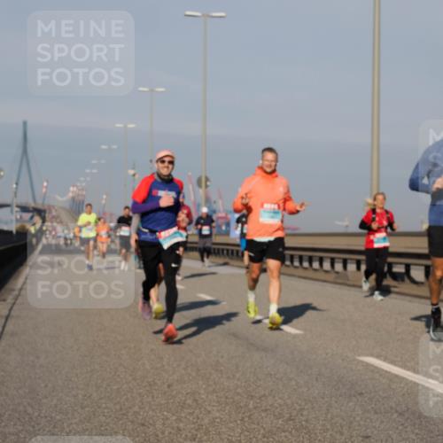 03.10.2025 - Köhlbrandbrückenlauf Fabian Wolf http://msf.ph/oto/9033263 03.10.2025 09:47:19 Position 3 61 meine-sportfotos.de