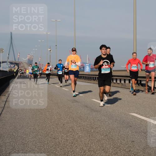 03.10.2025 - Köhlbrandbrückenlauf Fabian Wolf http://msf.ph/oto/9033575 03.10.2025 09:47:34 Position 3 3, 2901 meine-sportfotos.de
