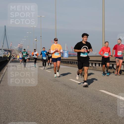 03.10.2025 - Köhlbrandbrückenlauf Fabian Wolf http://msf.ph/oto/9033578 03.10.2025 09:47:34 Position 3 3 meine-sportfotos.de