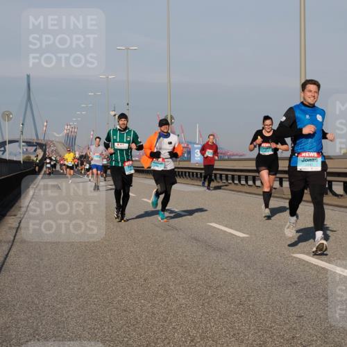 03.10.2025 - Köhlbrandbrückenlauf Fabian Wolf http://msf.ph/oto/9033681 03.10.2025 09:47:39 Position 3 3316, 2947 meine-sportfotos.de