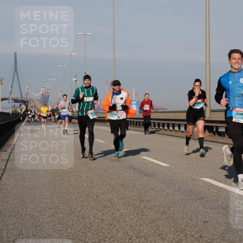 03.10.2025 - Köhlbrandbrückenlauf Fabian Wolf http://msf.ph/oto/9033688 03.10.2025 09:47:40 Position 3 3, 2947 meine-sportfotos.de