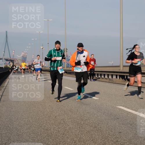 03.10.2025 - Köhlbrandbrückenlauf Fabian Wolf http://msf.ph/oto/9033700 03.10.2025 09:47:41 Position 3 0164 meine-sportfotos.de