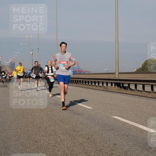 03.10.2025 - Köhlbrandbrückenlauf Fabian Wolf http://msf.ph/oto/9033765 03.10.2025 09:47:46 Position 3  meine-sportfotos.de