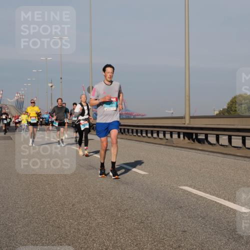 03.10.2025 - Köhlbrandbrückenlauf Fabian Wolf http://msf.ph/oto/9033768 03.10.2025 09:47:46 Position 3 2857 meine-sportfotos.de