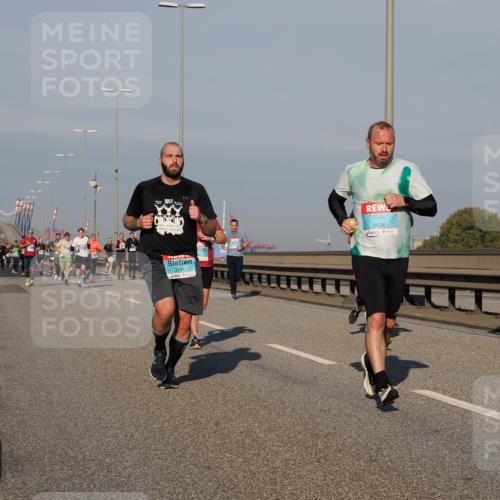03.10.2025 - Köhlbrandbrückenlauf Fabian Wolf http://msf.ph/oto/9033945 03.10.2025 09:48:02 Position 3 3806, 2791 meine-sportfotos.de