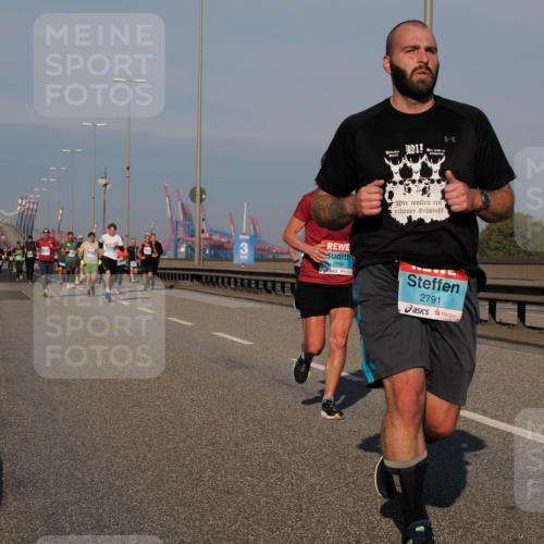 03.10.2025 - Köhlbrandbrückenlauf Fabian Wolf http://msf.ph/oto/9033974 03.10.2025 09:48:04 Position 3 2998, 2791 meine-sportfotos.de