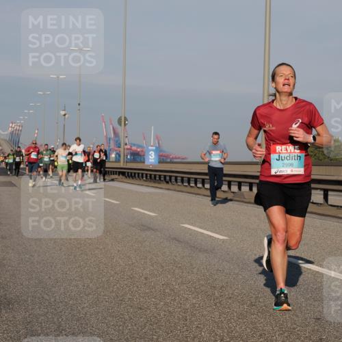 03.10.2025 - Köhlbrandbrückenlauf Fabian Wolf http://msf.ph/oto/9033992 03.10.2025 09:48:05 Position 3 2998 meine-sportfotos.de