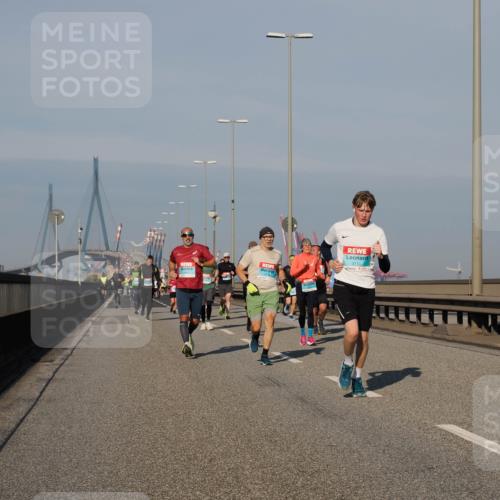 03.10.2025 - Köhlbrandbrückenlauf Fabian Wolf http://msf.ph/oto/9034034 03.10.2025 09:48:11 Position 3 3111 meine-sportfotos.de