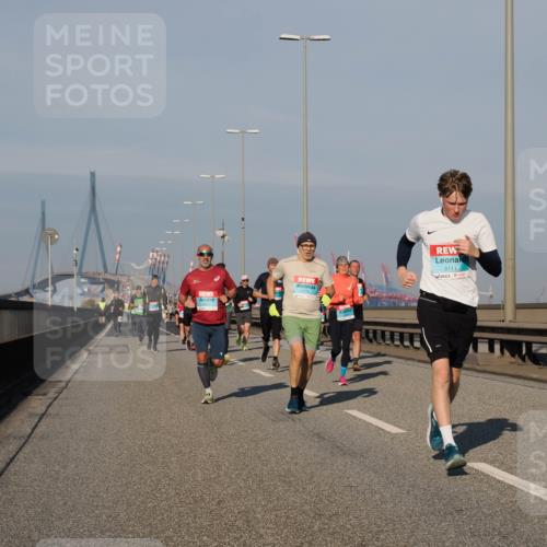 03.10.2025 - Köhlbrandbrückenlauf Fabian Wolf http://msf.ph/oto/9034046 03.10.2025 09:48:12 Position 3 1776, 3111 meine-sportfotos.de