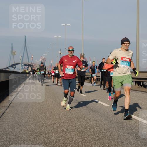 03.10.2025 - Köhlbrandbrückenlauf Fabian Wolf http://msf.ph/oto/9034074 03.10.2025 09:48:14 Position 3 2995, 1776 meine-sportfotos.de