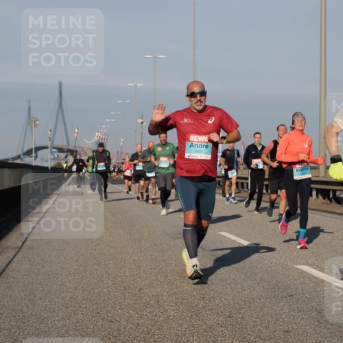 03.10.2025 - Köhlbrandbrückenlauf Fabian Wolf http://msf.ph/oto/9034085 03.10.2025 09:48:15 Position 3 2995, 1776 meine-sportfotos.de