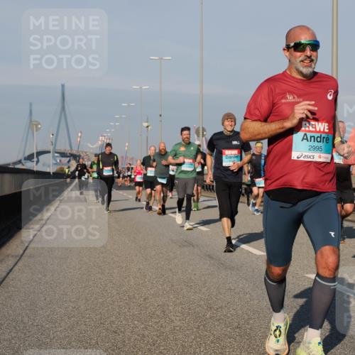 03.10.2025 - Köhlbrandbrückenlauf Fabian Wolf http://msf.ph/oto/9034100 03.10.2025 09:48:16 Position 3 2995, 1595 meine-sportfotos.de