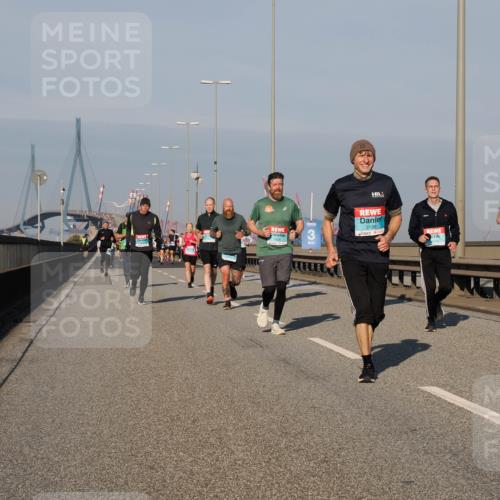 03.10.2025 - Köhlbrandbrückenlauf Fabian Wolf http://msf.ph/oto/9034110 03.10.2025 09:48:16 Position 3 3, 3139, 1274 meine-sportfotos.de
