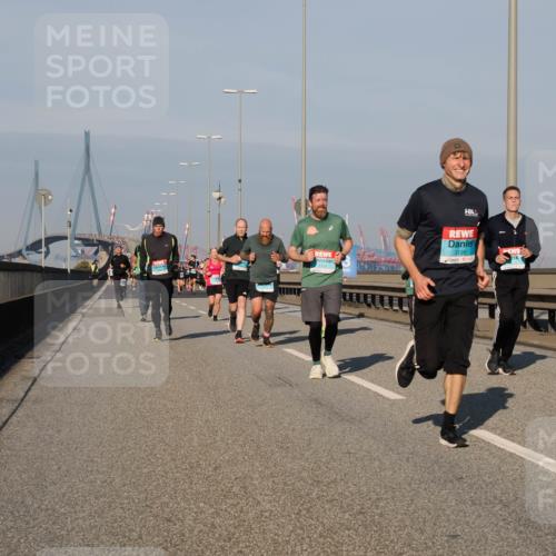 03.10.2025 - Köhlbrandbrückenlauf Fabian Wolf http://msf.ph/oto/9034115 03.10.2025 09:48:17 Position 3 3139, 1105, 1274 meine-sportfotos.de