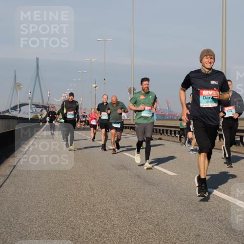 03.10.2025 - Köhlbrandbrückenlauf Fabian Wolf http://msf.ph/oto/9034118 03.10.2025 09:48:17 Position 3 1105, 3139 meine-sportfotos.de