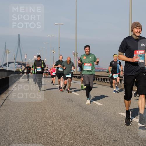 03.10.2025 - Köhlbrandbrückenlauf Fabian Wolf http://msf.ph/oto/9034124 03.10.2025 09:48:17 Position 3 1105, 139 meine-sportfotos.de