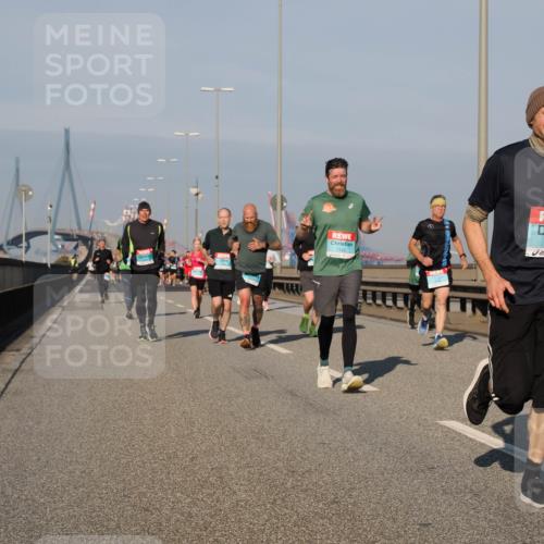 03.10.2025 - Köhlbrandbrückenlauf Fabian Wolf http://msf.ph/oto/9034126 03.10.2025 09:48:18 Position 3 1105, 3139 meine-sportfotos.de