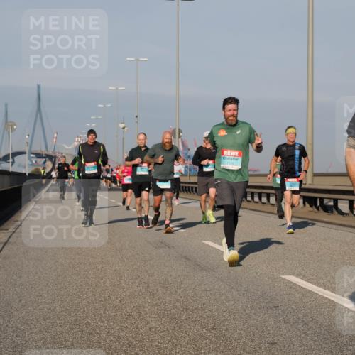 03.10.2025 - Köhlbrandbrückenlauf Fabian Wolf http://msf.ph/oto/9034133 03.10.2025 09:48:18 Position 3 1105, 3 meine-sportfotos.de