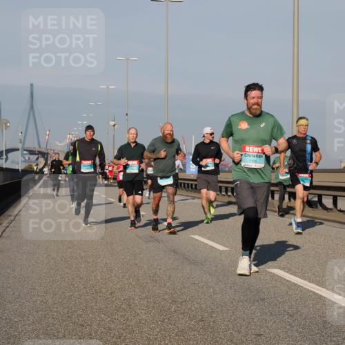 03.10.2025 - Köhlbrandbrückenlauf Fabian Wolf http://msf.ph/oto/9034143 03.10.2025 09:48:19 Position 3 1105 meine-sportfotos.de