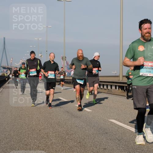 03.10.2025 - Köhlbrandbrückenlauf Fabian Wolf http://msf.ph/oto/9034157 03.10.2025 09:48:20 Position 3 1493, 1072, 1105 meine-sportfotos.de