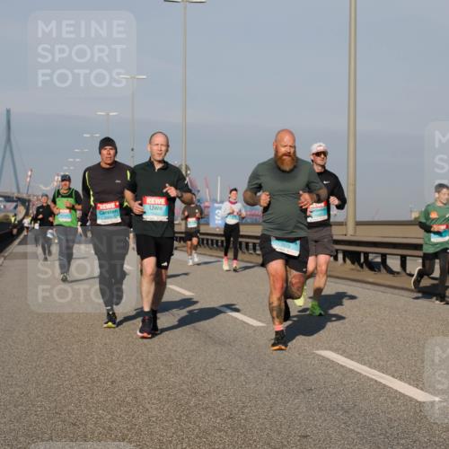 03.10.2025 - Köhlbrandbrückenlauf Fabian Wolf http://msf.ph/oto/9034168 03.10.2025 09:48:20 Position 3 3301, 1493, 1072 meine-sportfotos.de