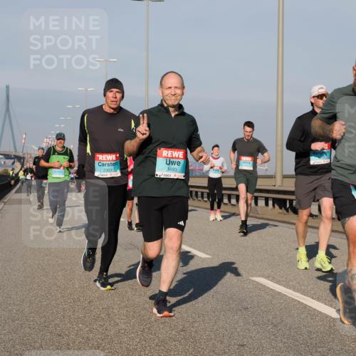 03.10.2025 - Köhlbrandbrückenlauf Fabian Wolf http://msf.ph/oto/9034185 03.10.2025 09:48:22 Position 3 1493, 3301, 207, 1072 meine-sportfotos.de