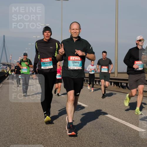 03.10.2025 - Köhlbrandbrückenlauf Fabian Wolf http://msf.ph/oto/9034189 03.10.2025 09:48:22 Position 3 3301, 1493, 207, 1072 meine-sportfotos.de