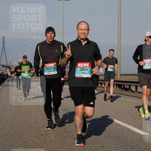 03.10.2025 - Köhlbrandbrückenlauf Fabian Wolf http://msf.ph/oto/9034192 03.10.2025 09:48:22 Position 3 3301, 1493, 1207 meine-sportfotos.de
