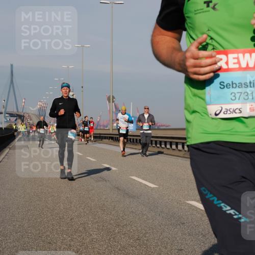 03.10.2025 - Köhlbrandbrückenlauf Fabian Wolf http://msf.ph/oto/9034259 03.10.2025 09:48:27 Position 3 3731 meine-sportfotos.de
