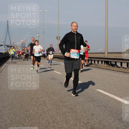 03.10.2025 - Köhlbrandbrückenlauf Fabian Wolf http://msf.ph/oto/9034385 03.10.2025 09:48:36 Position 3 1313 meine-sportfotos.de