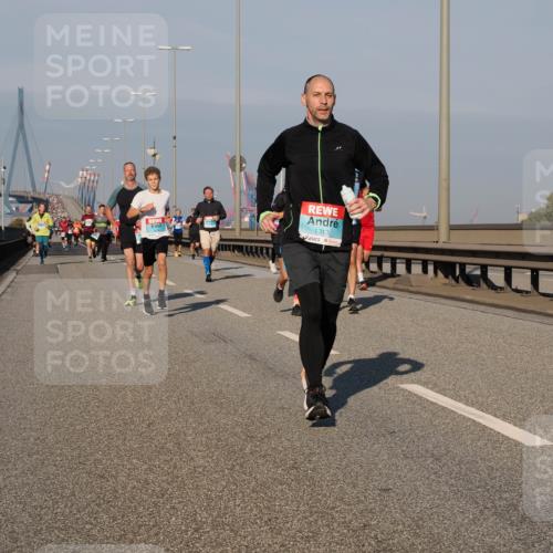 03.10.2025 - Köhlbrandbrückenlauf Fabian Wolf http://msf.ph/oto/9034388 03.10.2025 09:48:36 Position 3 1313 meine-sportfotos.de