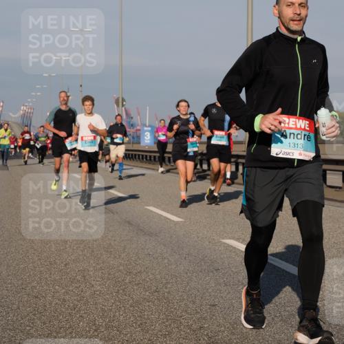 03.10.2025 - Köhlbrandbrückenlauf Fabian Wolf http://msf.ph/oto/9034402 03.10.2025 09:48:37 Position 3 3, 1313 meine-sportfotos.de
