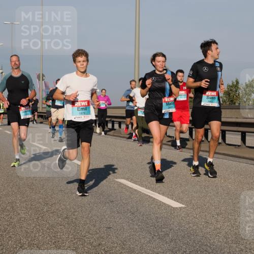 03.10.2025 - Köhlbrandbrückenlauf Fabian Wolf http://msf.ph/oto/9034429 03.10.2025 09:48:39 Position 3 1056, 1878, 3465, 19, 3462 meine-sportfotos.de