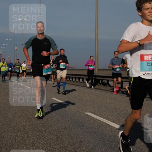03.10.2025 - Köhlbrandbrückenlauf Fabian Wolf http://msf.ph/oto/9034443 03.10.2025 09:48:41 Position 3 1056, 1878 meine-sportfotos.de