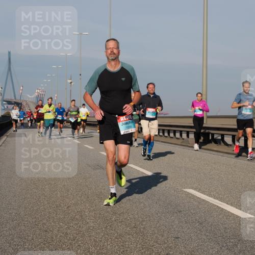 03.10.2025 - Köhlbrandbrückenlauf Fabian Wolf http://msf.ph/oto/9034447 03.10.2025 09:48:41 Position 3 1056 meine-sportfotos.de
