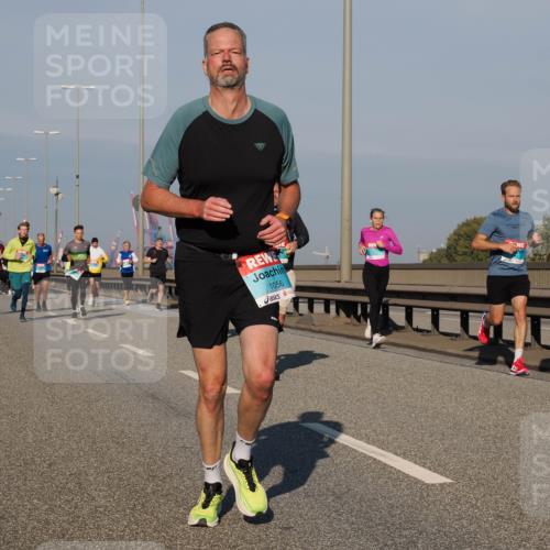03.10.2025 - Köhlbrandbrückenlauf Fabian Wolf http://msf.ph/oto/9034457 03.10.2025 09:48:42 Position 3 1056, 3344 meine-sportfotos.de