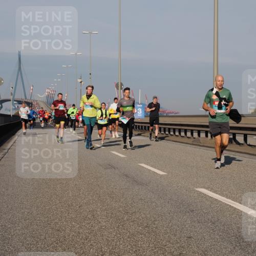 03.10.2025 - Köhlbrandbrückenlauf Fabian Wolf http://msf.ph/oto/9034489 03.10.2025 09:48:44 Position 3 3 meine-sportfotos.de