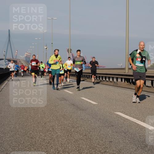 03.10.2025 - Köhlbrandbrückenlauf Fabian Wolf http://msf.ph/oto/9034495 03.10.2025 09:48:45 Position 3  meine-sportfotos.de