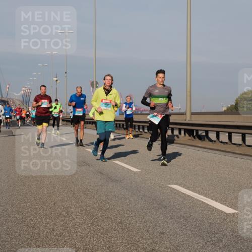 03.10.2025 - Köhlbrandbrückenlauf Fabian Wolf http://msf.ph/oto/9034526 03.10.2025 09:48:47 Position 3  meine-sportfotos.de