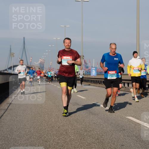 03.10.2025 - Köhlbrandbrückenlauf Fabian Wolf http://msf.ph/oto/9034579 03.10.2025 09:48:50 Position 3 1702, 1543, 1836 meine-sportfotos.de