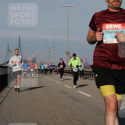 03.10.2025 - Köhlbrandbrückenlauf Fabian Wolf http://msf.ph/oto/9034608 03.10.2025 09:48:52 Position 3 130, 1353 meine-sportfotos.de