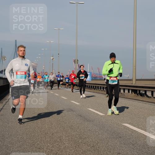 03.10.2025 - Köhlbrandbrückenlauf Fabian Wolf http://msf.ph/oto/9034633 03.10.2025 09:48:54 Position 3 3802, 1091 meine-sportfotos.de