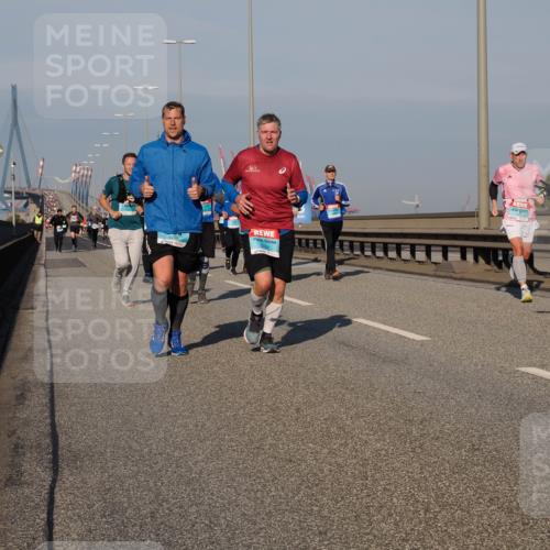 03.10.2025 - Köhlbrandbrückenlauf Fabian Wolf http://msf.ph/oto/9034682 03.10.2025 09:49:01 Position 3 3117, 3 meine-sportfotos.de
