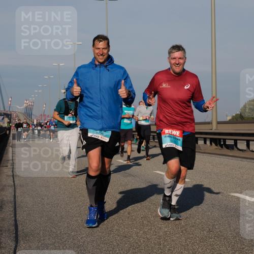 03.10.2025 - Köhlbrandbrückenlauf Fabian Wolf http://msf.ph/oto/9034703 03.10.2025 09:49:02 Position 3 1533, 1236, 3117 meine-sportfotos.de