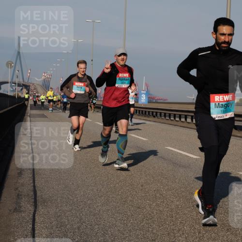03.10.2025 - Köhlbrandbrückenlauf Fabian Wolf http://msf.ph/oto/9034915 03.10.2025 09:49:17 Position 3 1808, 1623, 1931 meine-sportfotos.de