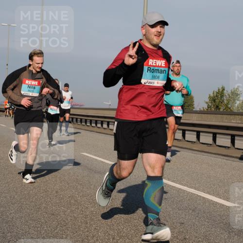 03.10.2025 - Köhlbrandbrückenlauf Fabian Wolf http://msf.ph/oto/9034937 03.10.2025 09:49:18 Position 3 1623, 1808, 1326, 2732 meine-sportfotos.de