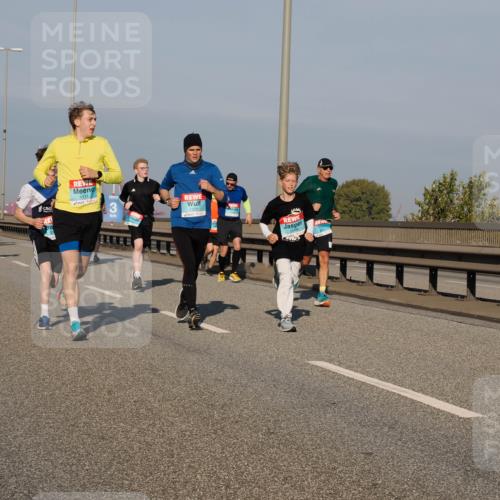 03.10.2025 - Köhlbrandbrückenlauf Fabian Wolf http://msf.ph/oto/9035078 03.10.2025 09:49:30 Position 3 1111, 1370, 1173 meine-sportfotos.de